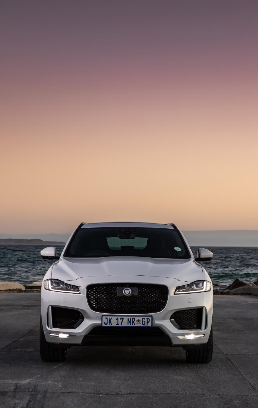  Jaguar F-Pace 25d AWD Chequered Flag 2020 года  (ZA) (фото 2 из 37)